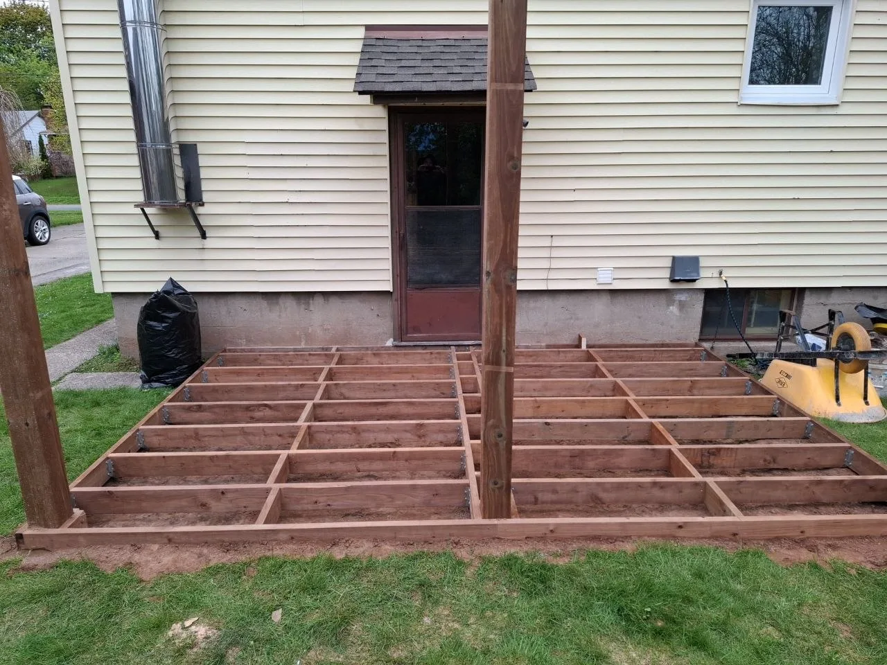 Back deck rebuild in Niagara Falls — structure progress