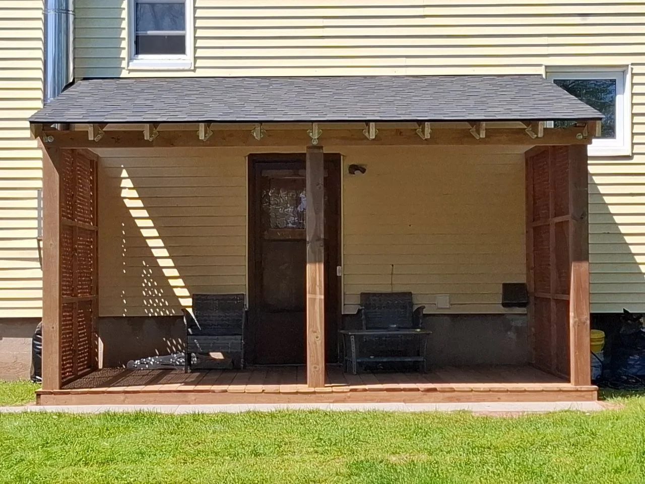 Back deck rebuild in Niagara Falls — finished view